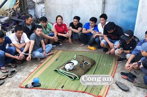 Sập sòng xóc đĩa