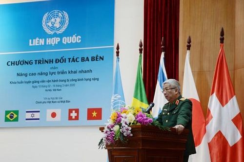 Khai mạc khóa huấn luyện giảng viên vận hành trang bị công binh hạng nặng
