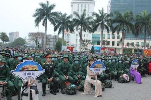 Hơn 1.300 thanh niên Thừa Thiên Huế lên đường nhập ngũ
