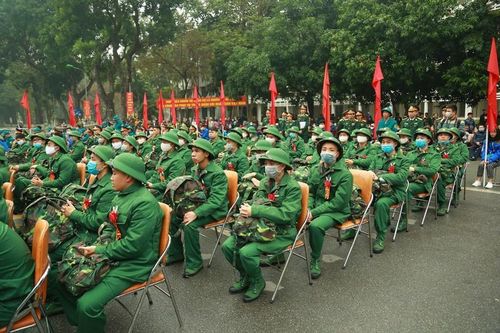 Xúc động lễ tiễn tân binh quận Hai Bà Trưng lên đường nhập ngũ