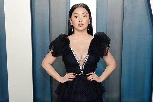 Cô gái Cần Thơ nổi danh ở Hollywood mặc gợi cảm dự tiệc hậu Oscar 2020
