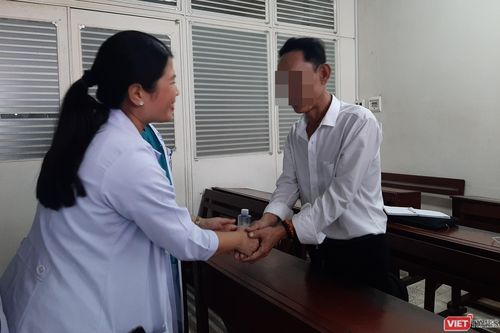 Người đàn ông may mắn thoát chết sau khi bị mắc xương gà ở trung thất