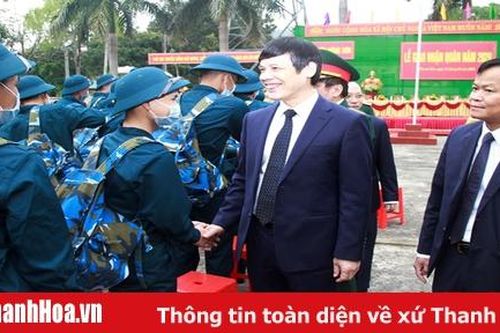 Chủ tịch UBND tỉnh Nguyễn Đình Xứng dự lễ giao nhận quân tại huyện Đông Sơn