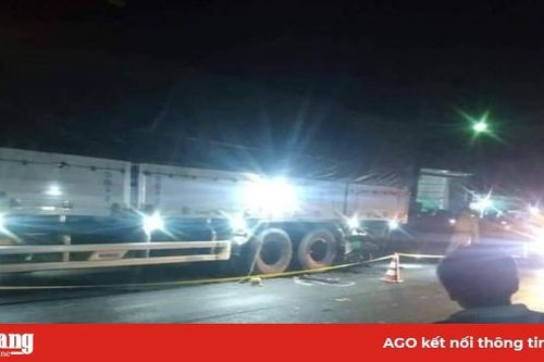 An Giang: Va chạm giữa môtô và xe tải, làm 2 người tử vong