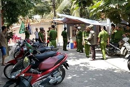 Phá sới bạc trong… miếu