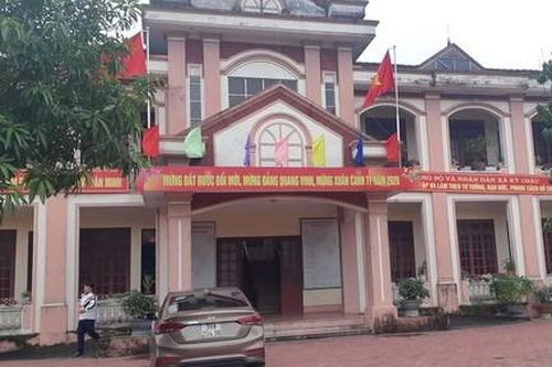 Dân khốn khổ vì xã không có cán bộ địa chính