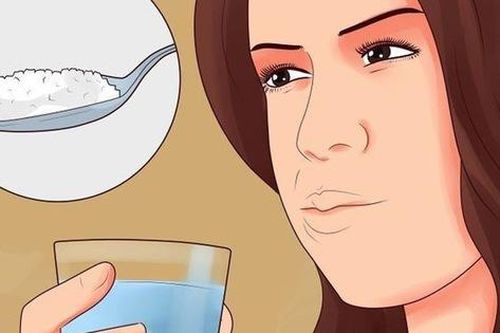 Chuyên gia chỉ cách súc họng bằng nước muối để phòng bệnh hiệu quả