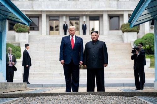 Tổng thống Donald Trump không muốn gặp ông Kim Jong-un trước bầu cử
