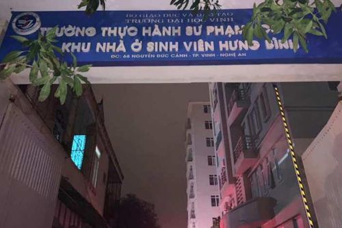 Cháy khu nhà ở sinh viên, 7 sinh viên bị mắc kẹt