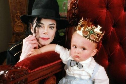 Cuộc sống bí ẩn của con trai Michael Jackson