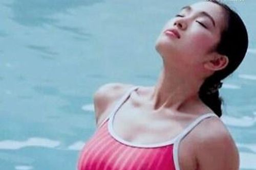 Ảnh hiếm về tuổi trẻ của Củng Lợi