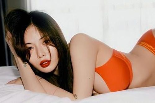 Ảnh nội y nóng bỏng của HyunA