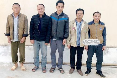 Xóa tụ điểm đánh bạc trong ngôi nhà hoang