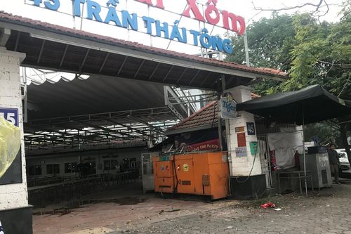 Loạt quán nhậu nổi tiếng Hà Nội đóng cửa im lìm, vắng khách mùa Corona