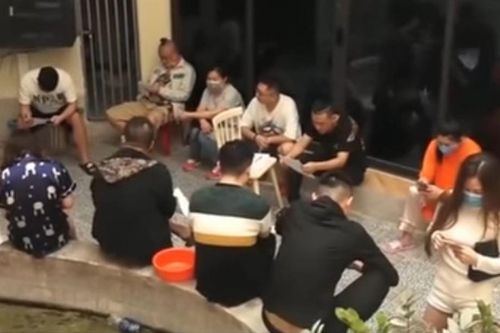 15 khách Trung Quốc ở nhiều ngày, khách sạn không khai báo