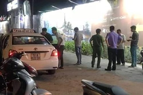 Truy tìm hung thủ đâm thủng phổi tài xế xe taxi