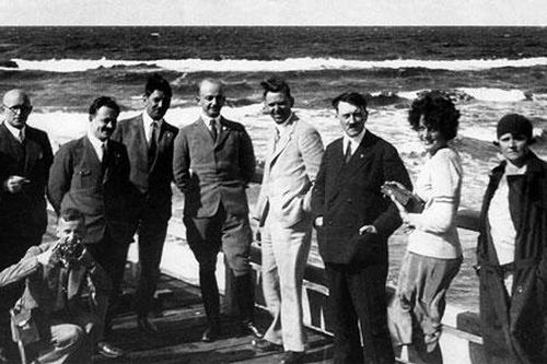 Bí ẩn người con không được thừa nhận của Hitler
