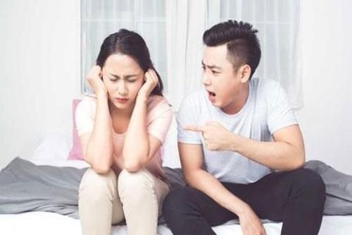Cãi nhau, chồng lại mang chuyện tôi sống thử ra chì chiết