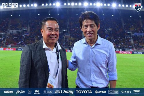 Chủ tịch LĐBĐ Thái Lan Somyot tái cử bằng 'lá bài' HLV Akira Nishino