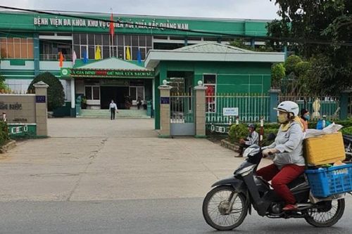 Đi nhậu về, chồng bị vợ dùng dao đâm phải nhập viện cấp cứu