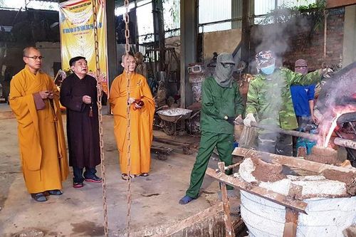 Nghệ An : Chùa Đức Hậu rót đồng tôn tượng Đức Phật A Di Đà