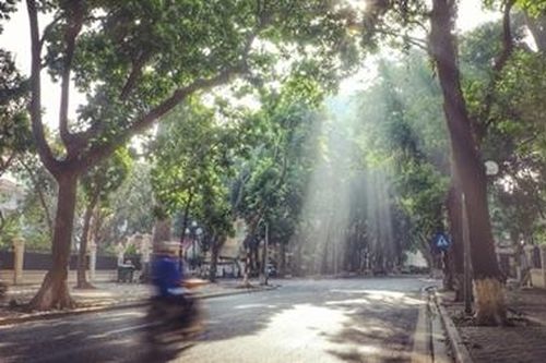 Giảm mưa tăng nhiệt, Bắc bộ hửng nắng và nồm ẩm