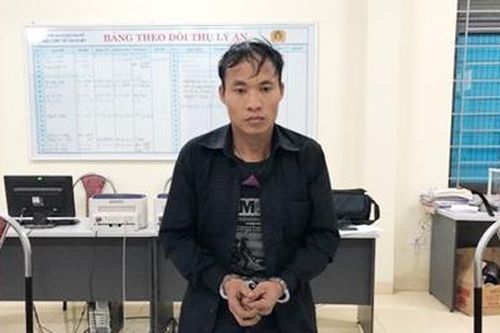 Đi bán heroin gặp ngay... Cảnh sát