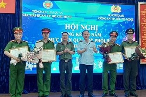 Hải quan và Công an TP Hồ Chí Minh khen thưởng 14 tập thể, cá nhân xuất sắc