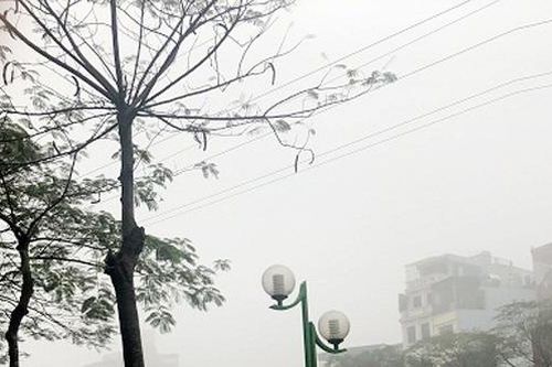 Hà Nội: Sương mù dày đặc khiến chất lượng không khí ở mức xấu và kém