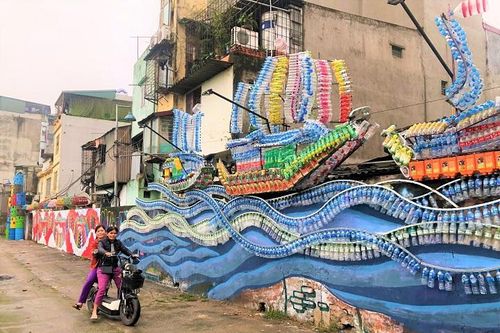 Biến bãi rác thành con đường nghệ thuật