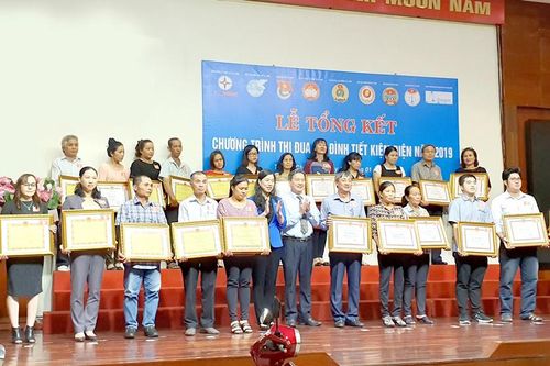 Tiết kiệm điện từ ý thức người dân và doanh nghiệp