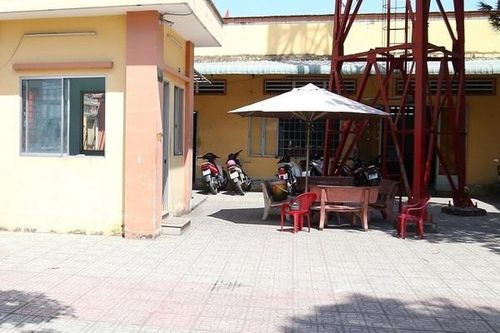 Thời điểm đối tượng xông vào trụ sở công an đâm chết dân phòng