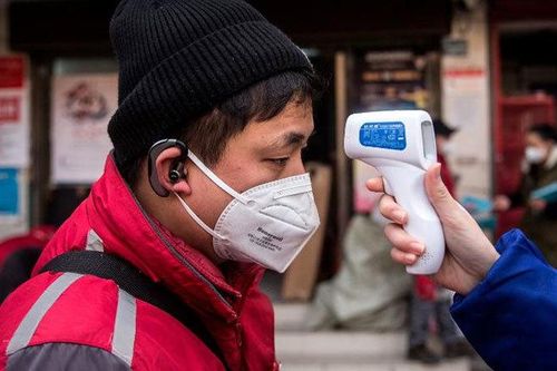 Giáo sư hàng đầu tiết lộ 3 thứ khiến virus corona sợ hãi