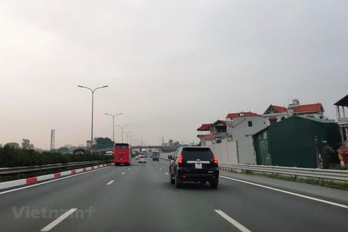 Cao tốc Bắc-Nam bị 'ngâm' tiến độ do chậm bàn giao mặt bằng