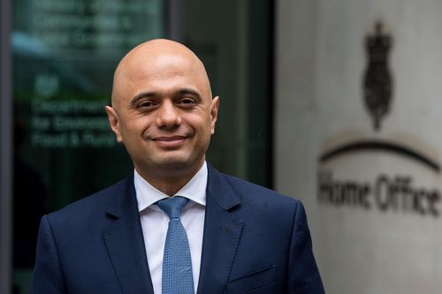 Bộ trưởng Tài chính Anh Sajid Javid bất ngờ xin từ chức