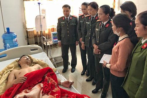Thăm hỏi Đại úy Công an bị bắn trọng thương khi truy bắt ma túy