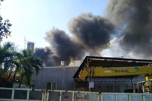 'Bà hỏa' suýt thiêu rụi hàng chục nhà dân trong hẻm nhỏ