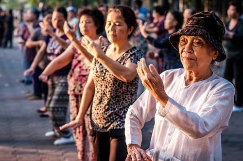 Người cao tuổi cần chăm sóc sức khỏe thế nào để tránh lây nhiễm Covid-19?