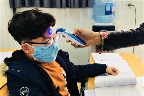 Học sinh trở lại trường sau thời gian nghỉ phòng Covid-19: Phụ huynh, nhà trường cần chuẩn bị gì?