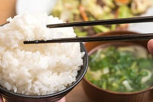 Sai lầm trong bữa cơm gây hại sức khỏe nhiều người Việt đang mắc