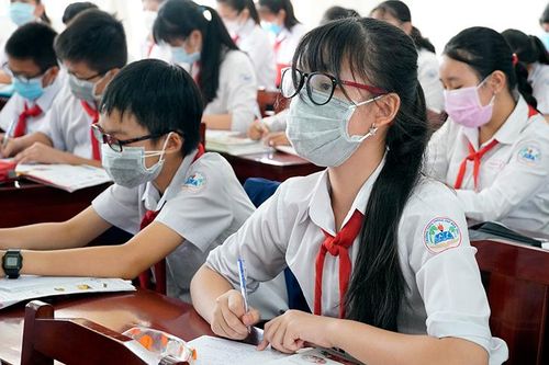 Học sinh, sinh viên tại Hà Nội tiếp tục nghỉ học thêm 1 tuần
