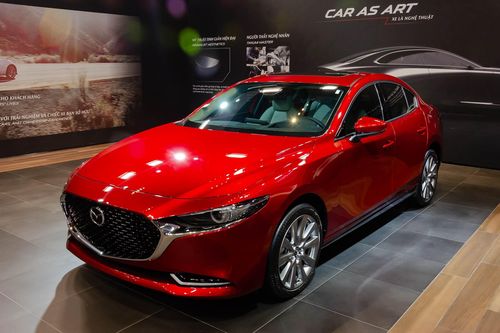 Mazda3 tiếp tục dẫn đầu phân khúc xe hạng C dù vướng lỗi phanh
