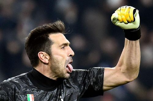 Buffon tiết lộ sở thích sưu tập áo của bố con đối thủ