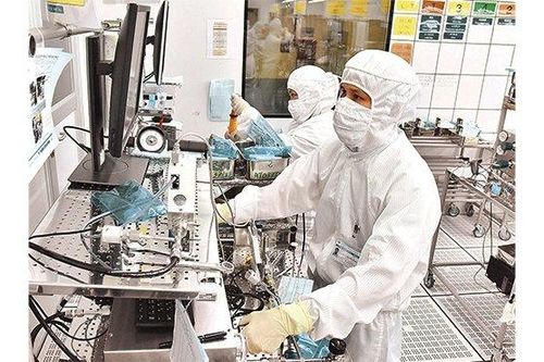 Thách thức lớn với thị trường lao động