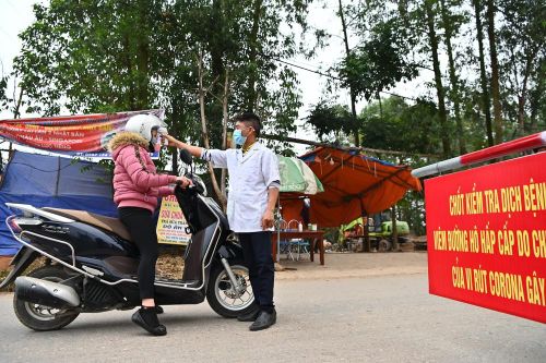 Cách ly hơn 10.000 người ở vùng dịch