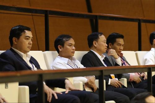 Xử lý nghiêm chạy chức quyền, nhưng có chính sách đãi ngộ cán bộ xứng đáng