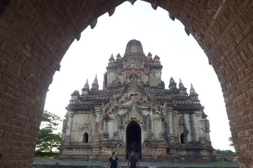 Cặp đôi bị lên án vì quay video khiêu dâm ở Di sản UNESCO