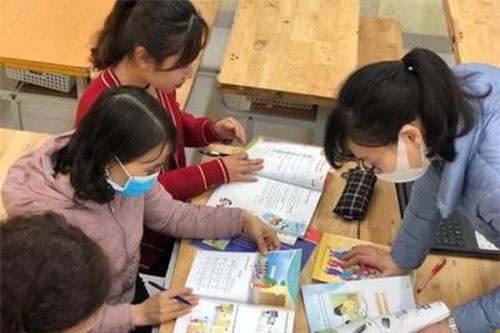 Chọn sách giáo khoa lớp 1: Nghiên cứu, cân nhắc kỹ