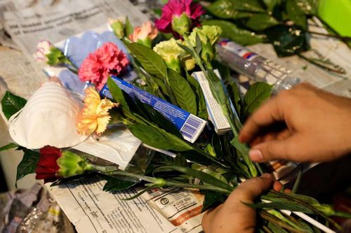 'Hoa Anti – nCoV': quà tặng độc đáo ngày lễ tình nhân Valentine