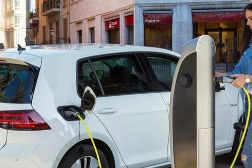 Châu Âu không muốn thua Tesla và Trung Quốc về pin xe điện